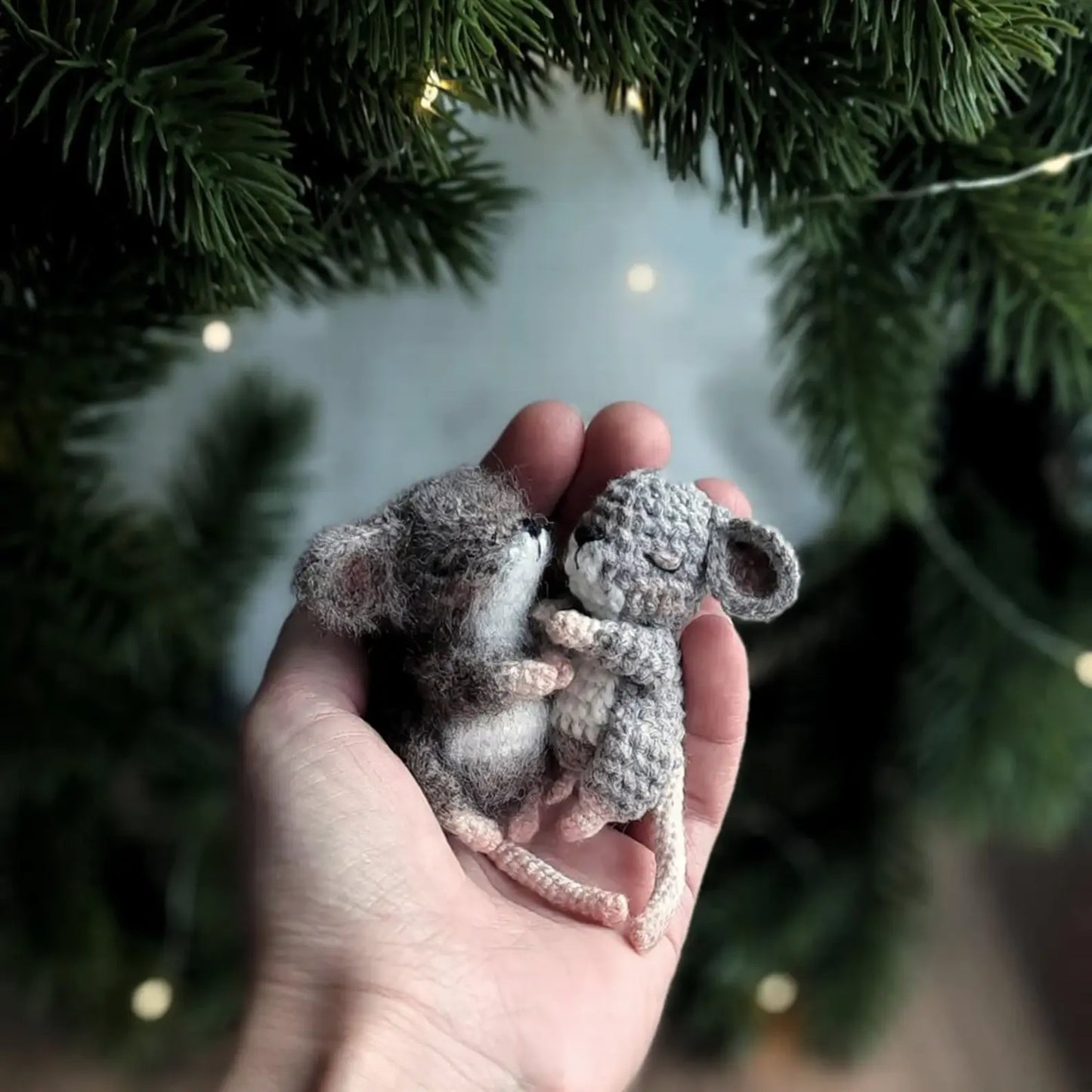 Mouse in the Clock – Christmas Amigurumi Crochet Pattern (PDF)
