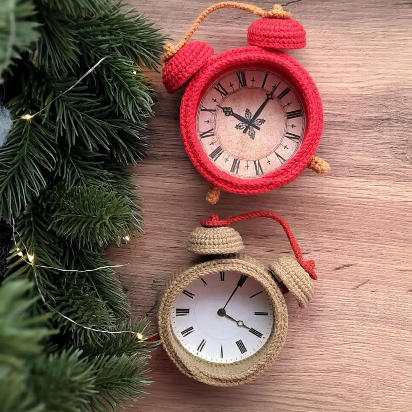 Mouse in the Clock – Christmas Amigurumi Crochet Pattern (PDF)